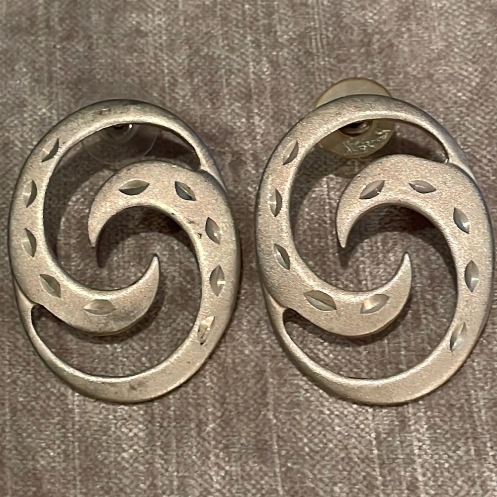 Matte Swirl Earrings Vintage